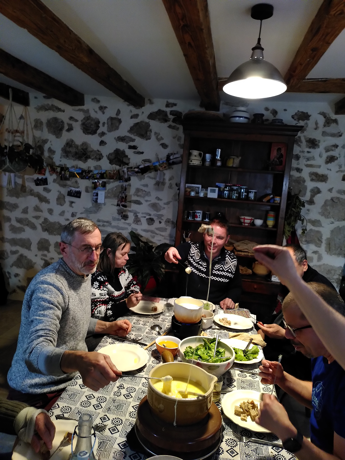 Repas convivial en groupe